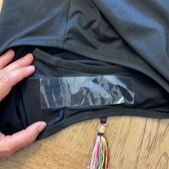 BECCA SWIMWEAR PLUNGE NECKLINE ONE PIECE.  NEW - Picture 4 of 10